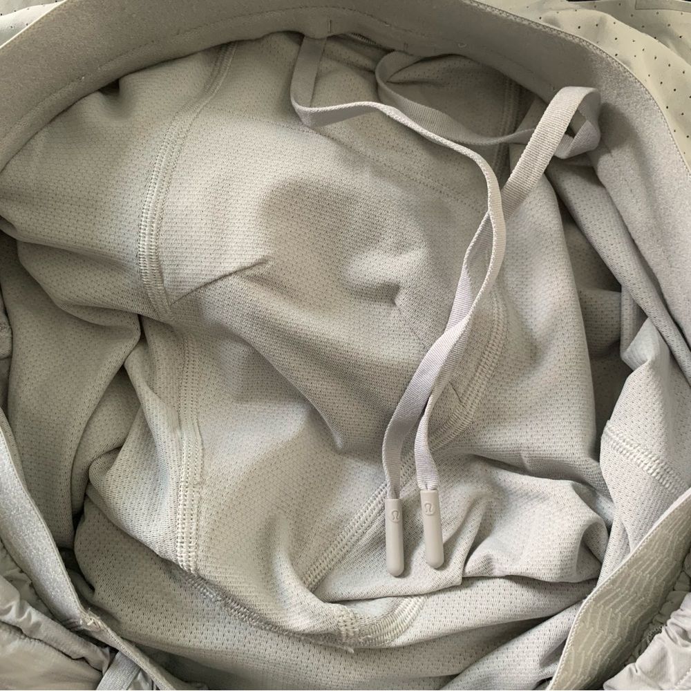 Lululemon Men’s Water-Repellent Hiking Short 7” Lined Mesh Large - Picture 5 of 7